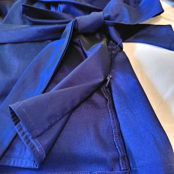 Le Chateau Y2k royal blue irridescent chrome ruffle wrap dress shirt. Size L - Picture 10 of 13